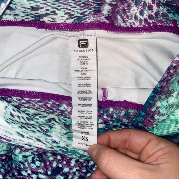 Fabletics Animal Impressions Cropped Leggings - Size XS - Picture 5 of 6